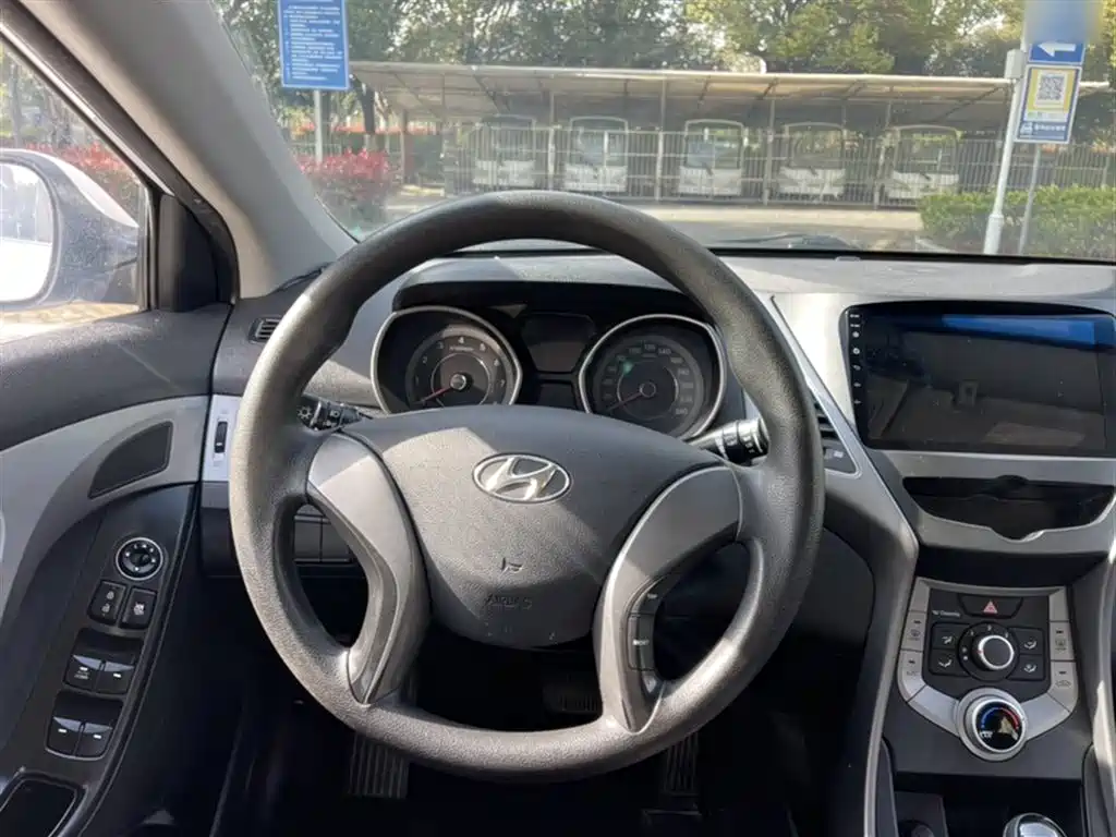 Hyundai Langdong 2016 1.6L Automatic Smart Edition фото 14