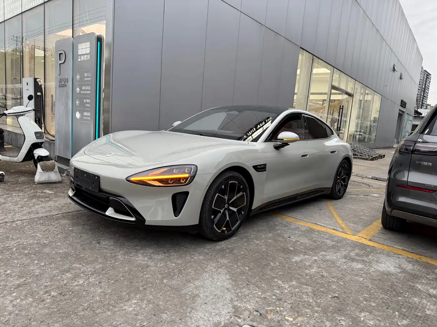 XIAOMI CAR XIAOMI SU7