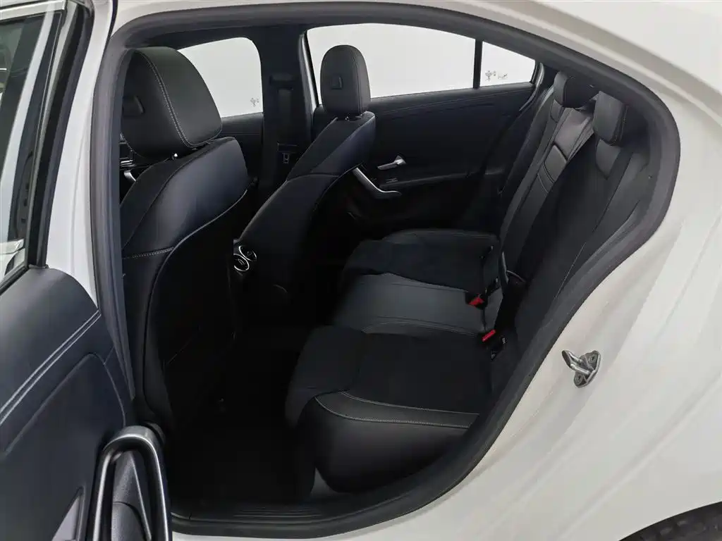 Mercedes-Benz A-Class 2022 Facelift III A 200 L Sport Sedan Fashion фото 15
