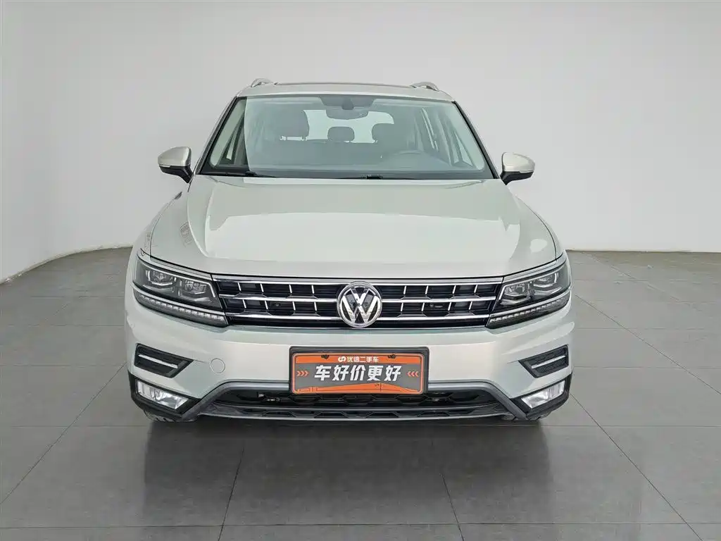 Volkswagen Tiguan L 2018 380TSI Automatic AWD Luxury Edition фото 3