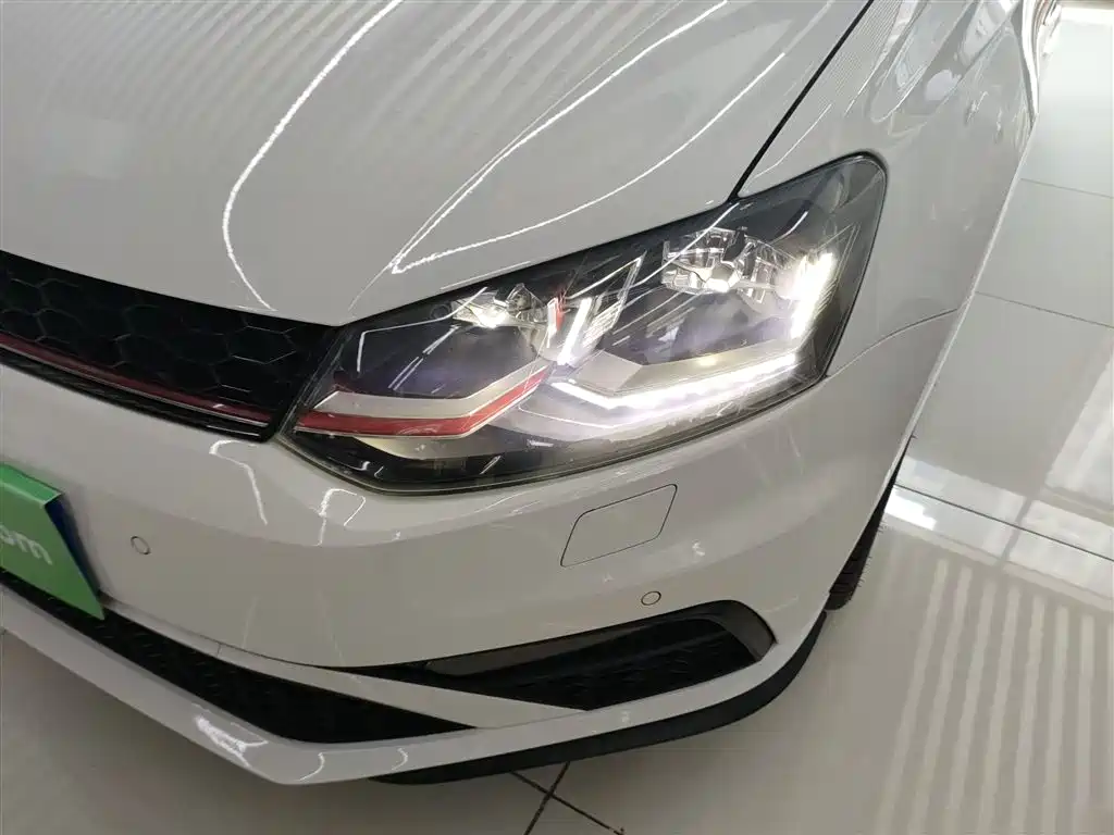Volkswagen Polo 2015 Model 1.4TSI GTI фото 24