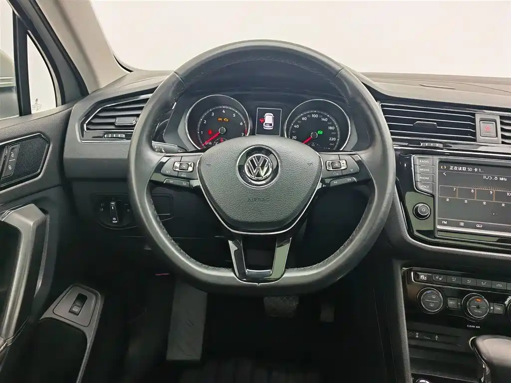 Volkswagen Tiguan L 2018 380TSI Automatic AWD Luxury Edition фото 11