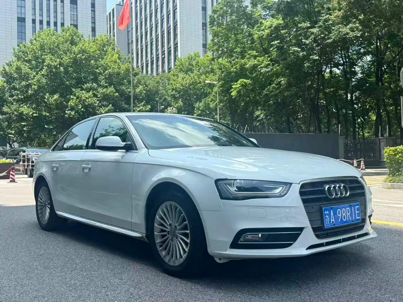 Фото 7 - Audi A4L