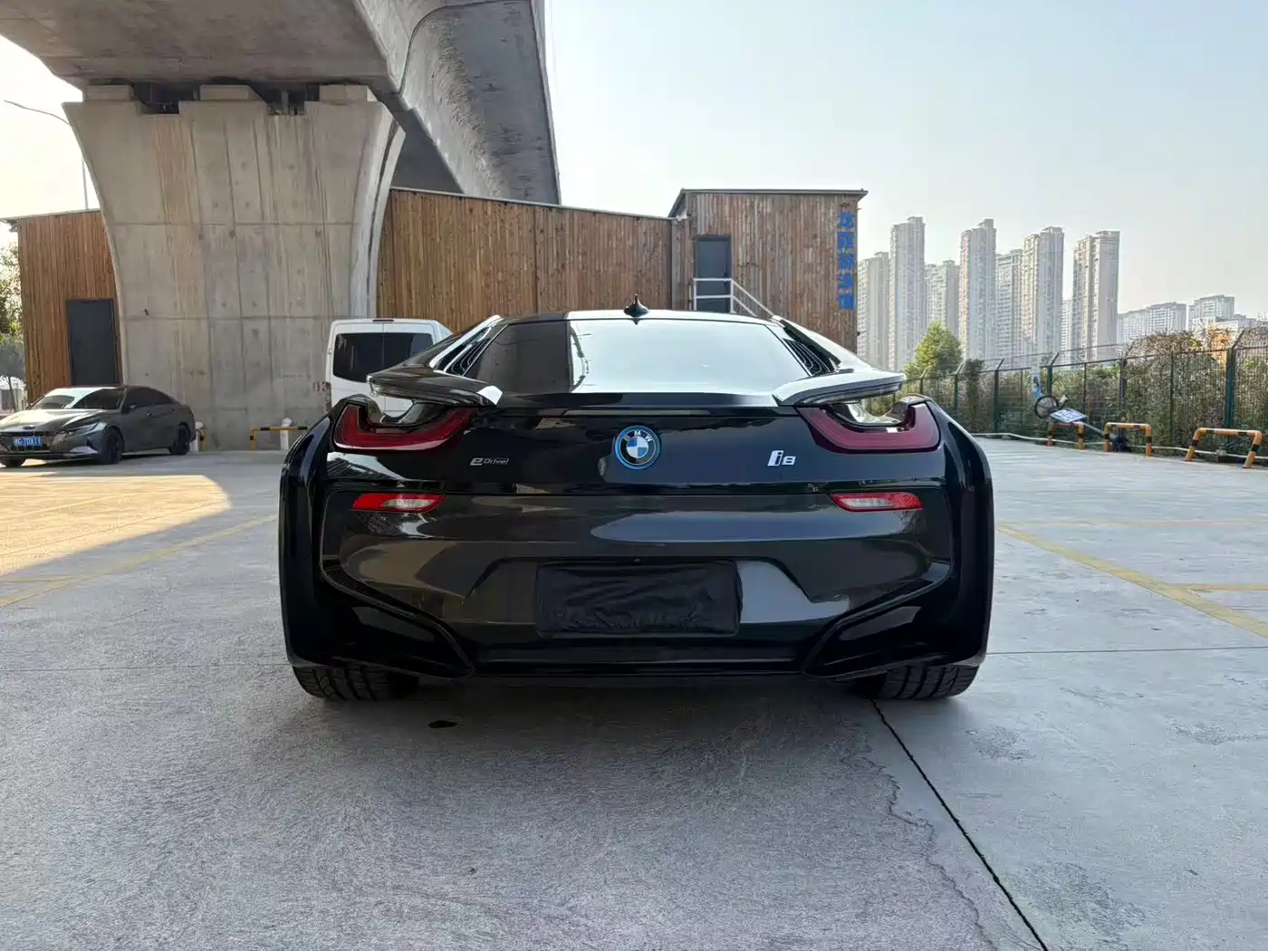 BMW I8