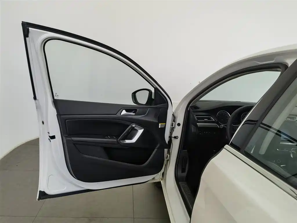 Peugeot 408 2015 Model 1.2T Automatic Luxury Edition фото 8