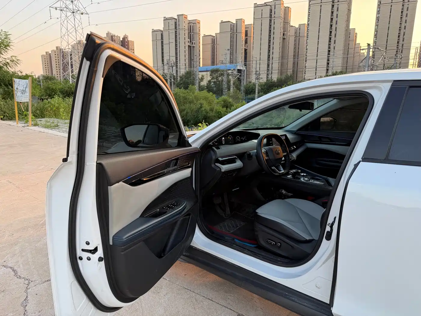 Changan UNI-V iDD 2023 2023 ZhiDian iDD 1.5T 113km Smart Fun Edition