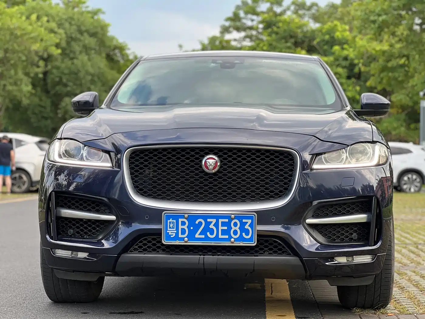 Photo 2 - Jaguar F-PACE