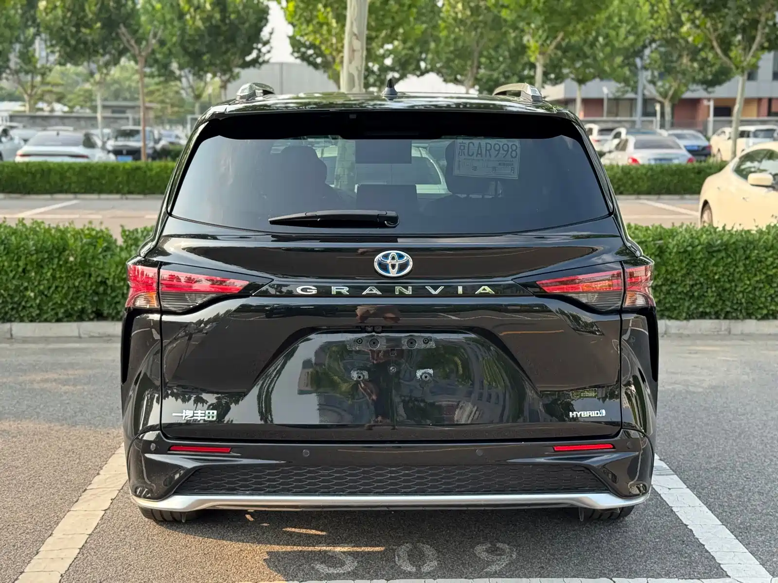 Фото 4 - Toyota Granvia
