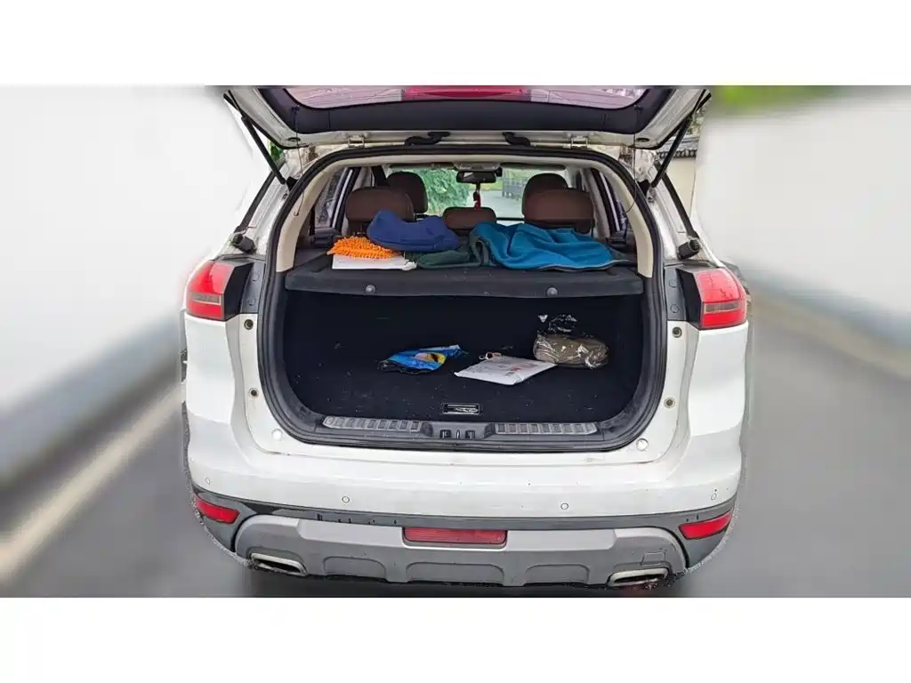 Фото 4 - Geely Boyue