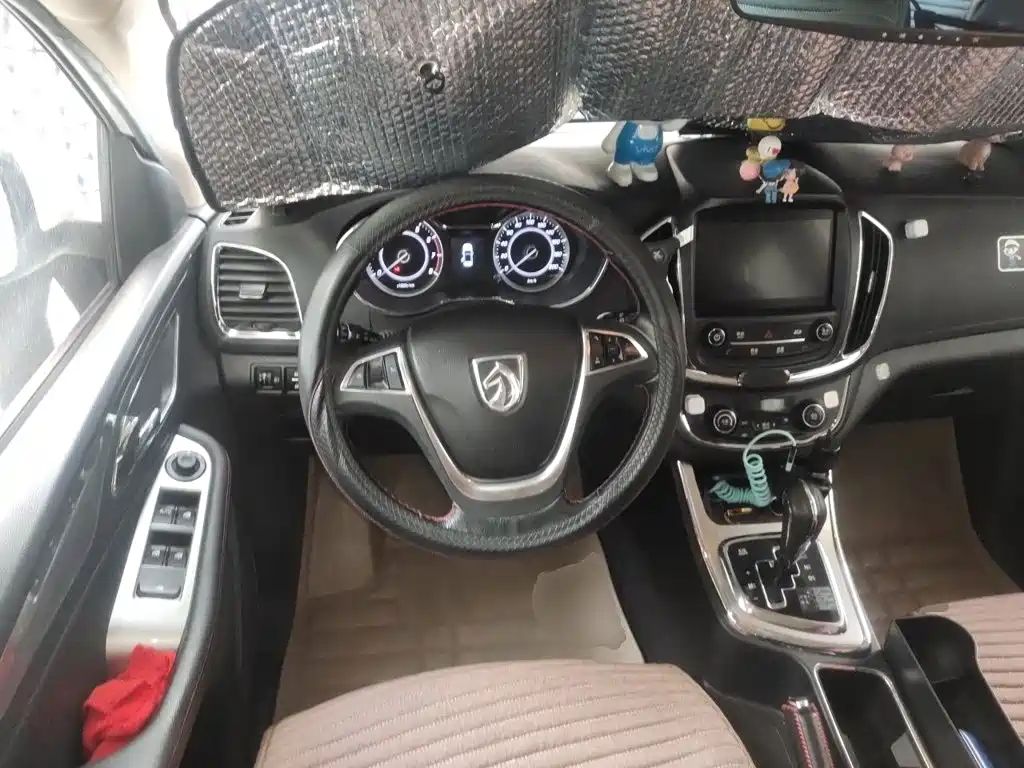 Baojun 560 2017 2016 1.8L iAMT Luxury