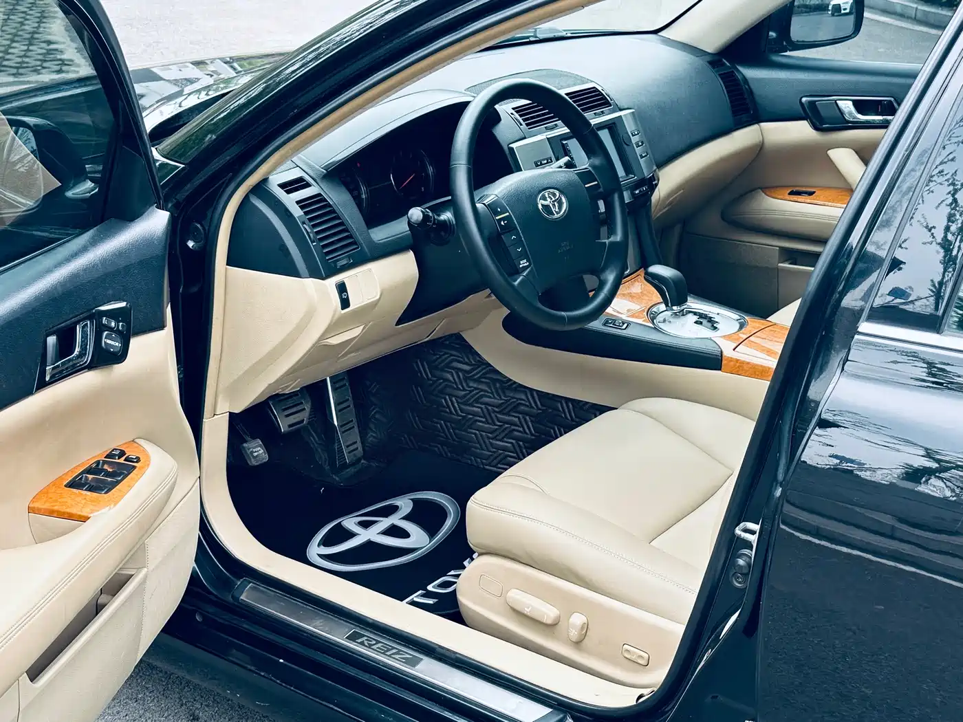 Toyota Reiz 2007 2.5V Sunroof Edition фото 10
