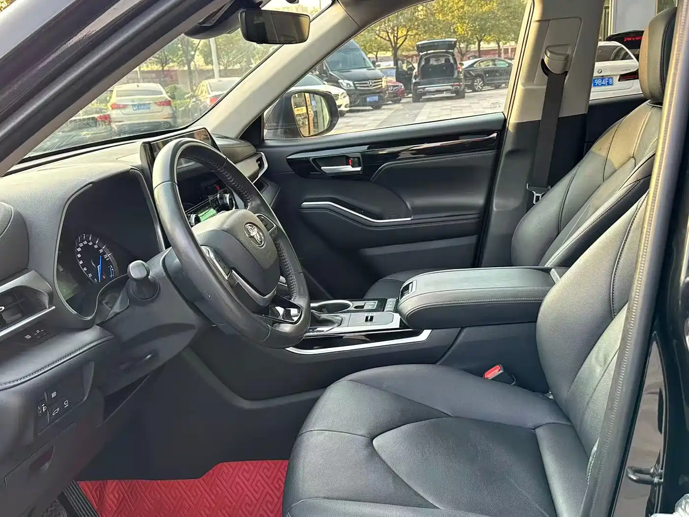 Toyota Highlander 2022 Dual Engine 2.5L 4WD Supreme Edition 7-Seater фото 7