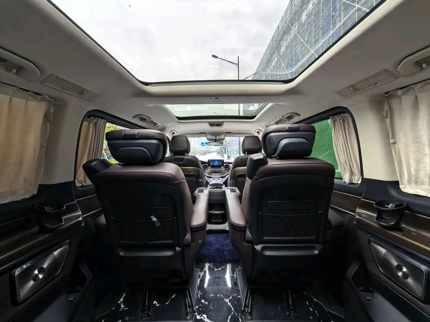 Mercedes-Benz V-Class 2022 V 260 L Long Wheelbase Luxury Edition фото 7