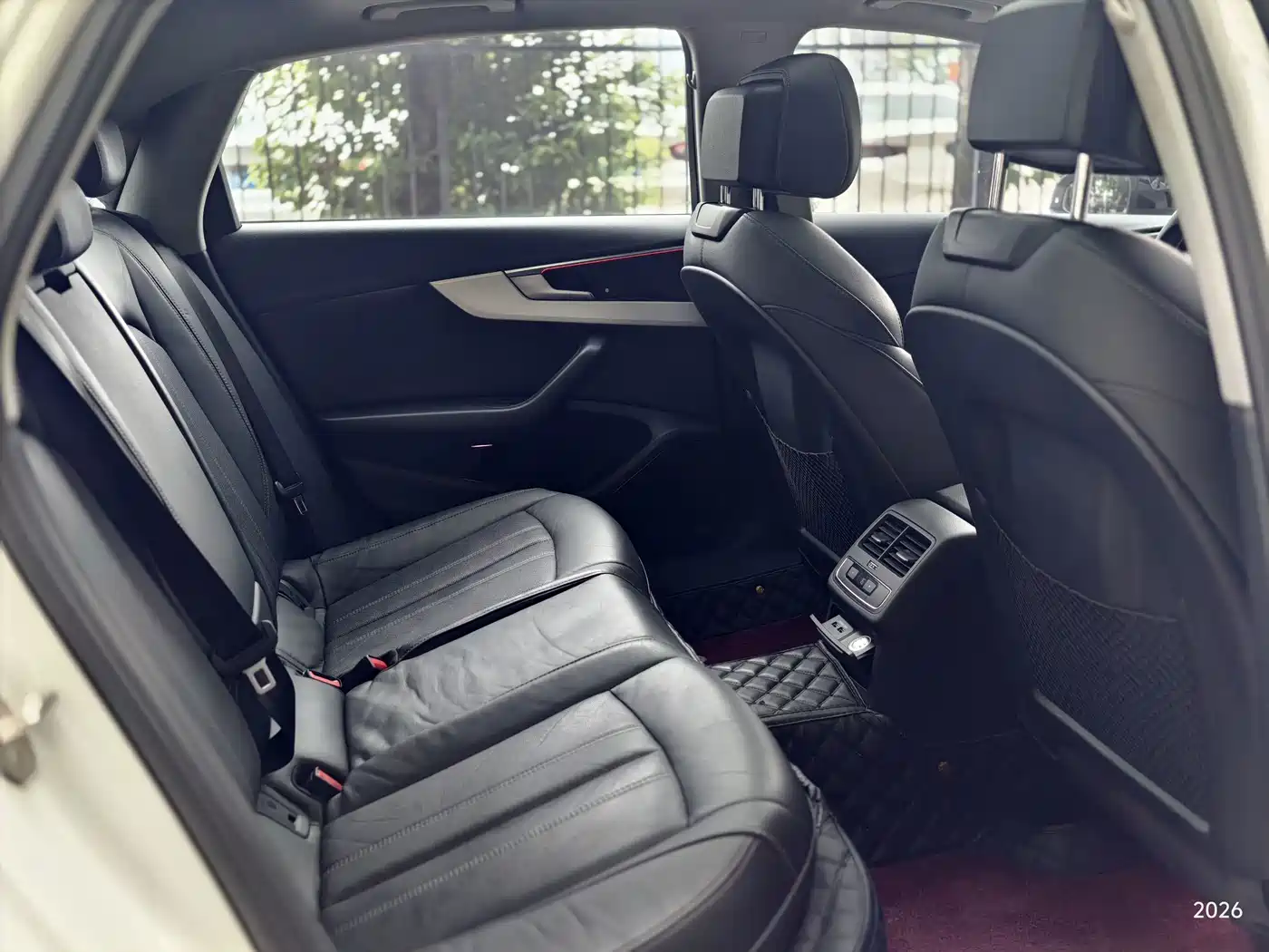 Photo 5 - Audi A4L