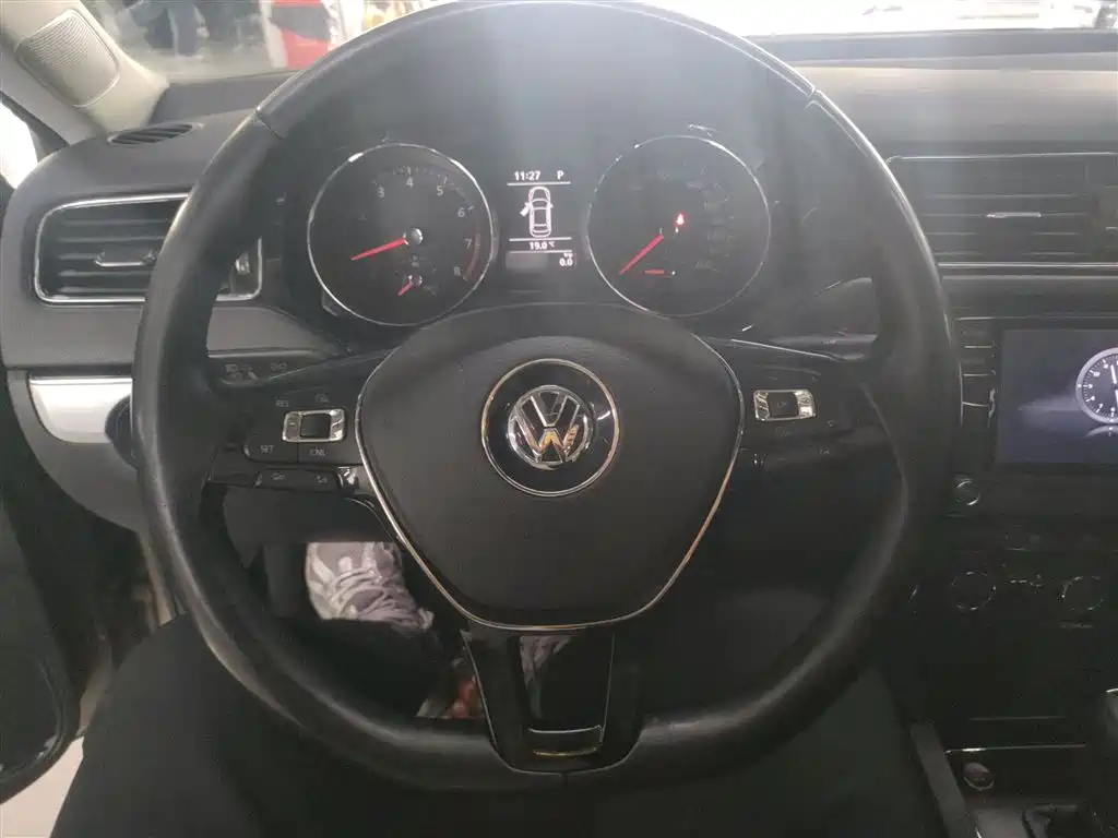 Volkswagen Sagitar 2018 280TSI DSG Spark Edition фото 7