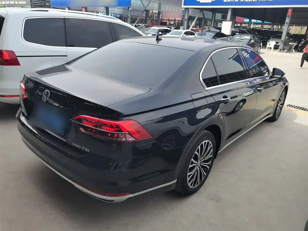 Volkswagen Phideon 2018 Facelift 380TSI FWD Business фото 7