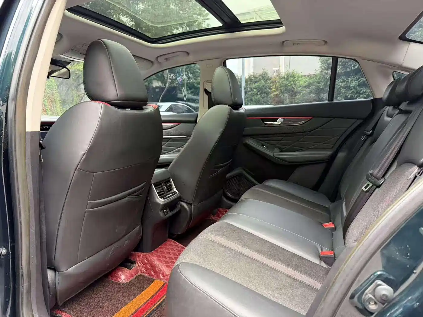 DONGFENG YI HYUN MAX