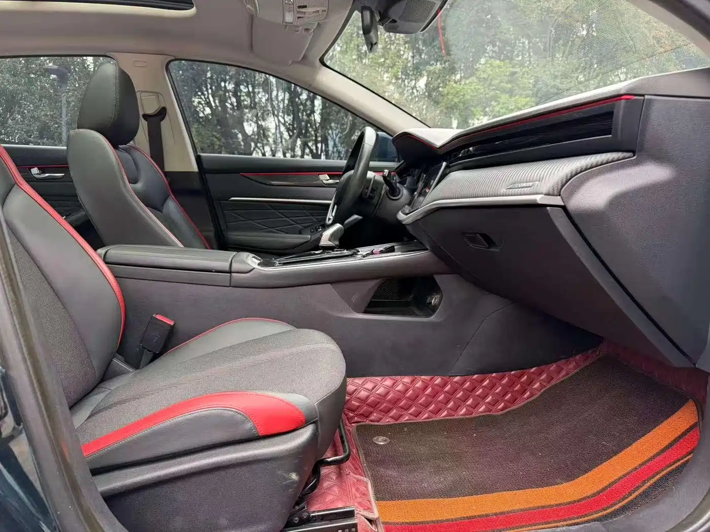 DONGFENG YI HYUN MAX