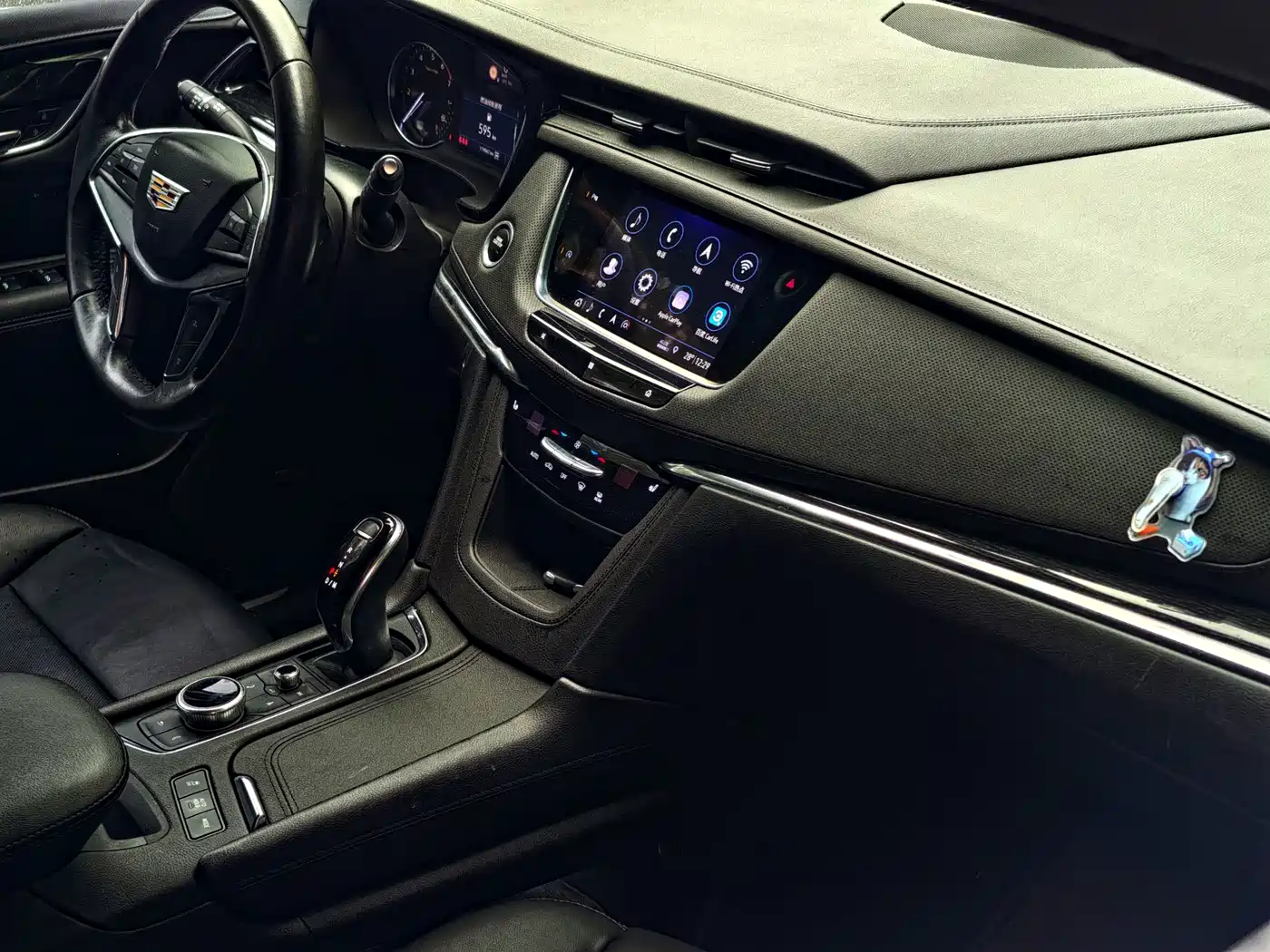 Photo 7 - Cadillac XT5