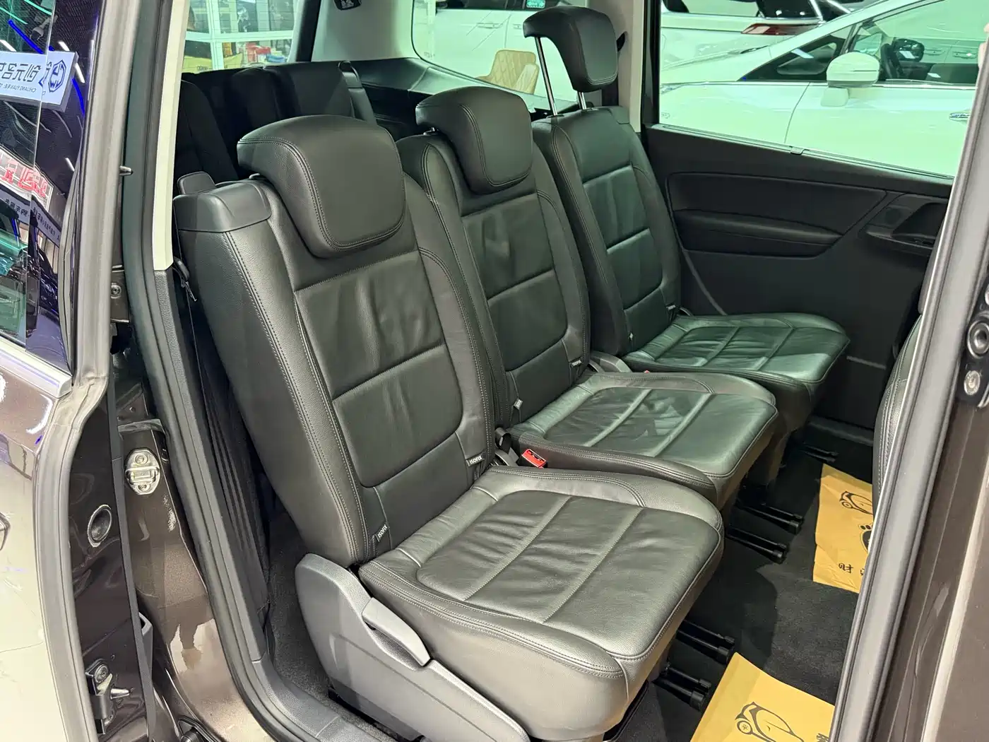 Volkswagen Sharan 2013 1.8TSI Comfort фото 20