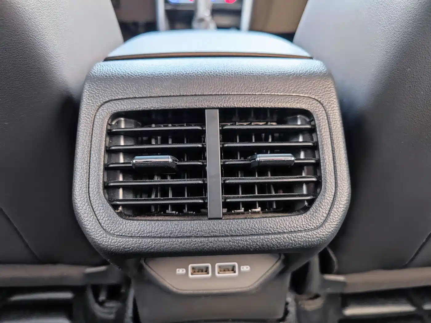 Volkswagen Bora 2024 300TSI DSG Premium Ride Edition фото 18