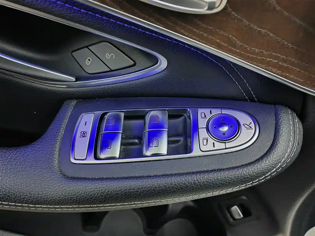 Mercedes-Benz GLC 2020 Facelift GLC 300 L 4MATIC Dynamic фото 9