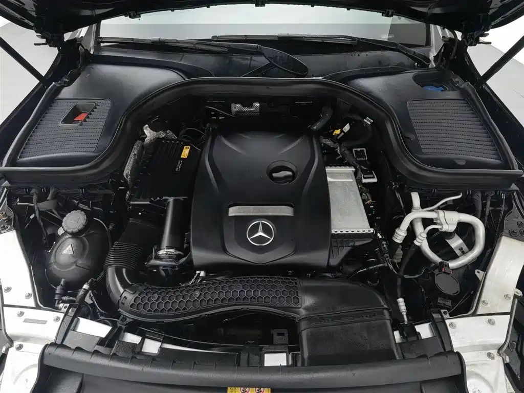 Mercedes-Benz GLC 2018 Facelift GLC 260 4MATIC Luxury фото 6