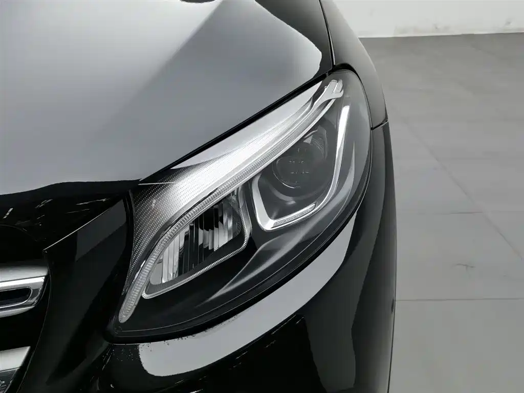 Mercedes-Benz GLC 2018 Facelift GLC 260 4MATIC Luxury фото 7