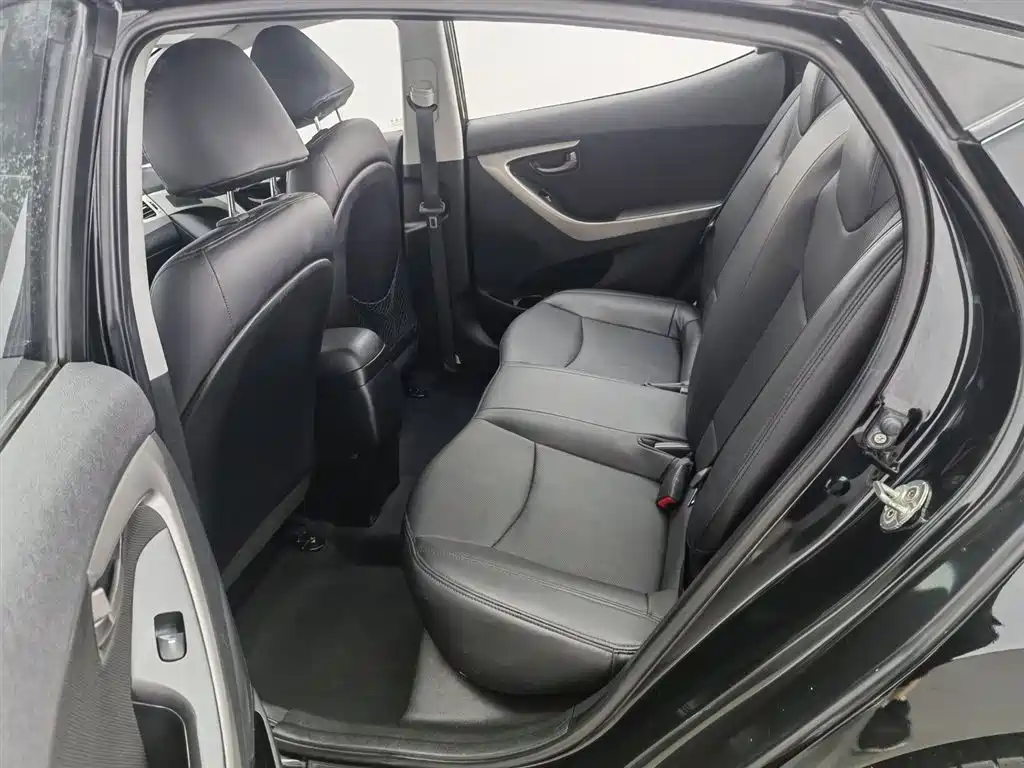 Hyundai Langdong 2012 1.6L Automatic Fashion фото 15