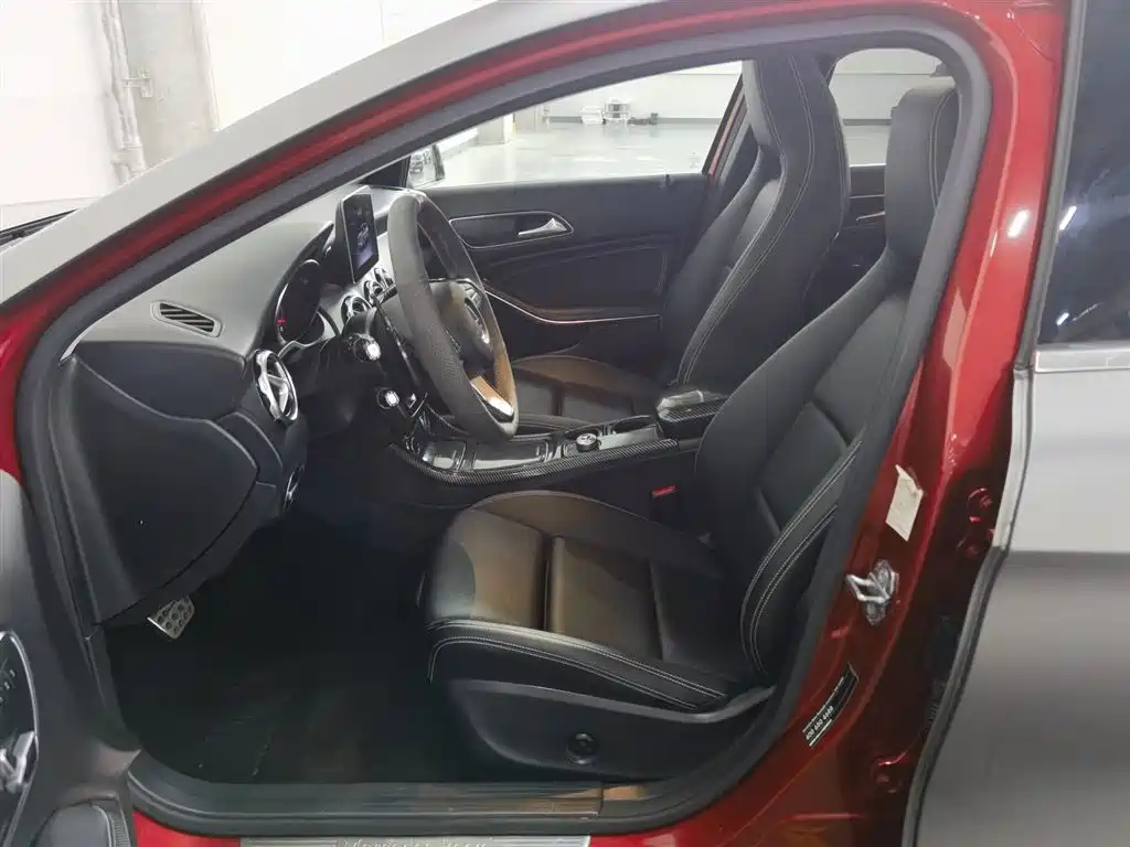 Mercedes-Benz GLA 2018 GLA 200 Dynamic фото 10