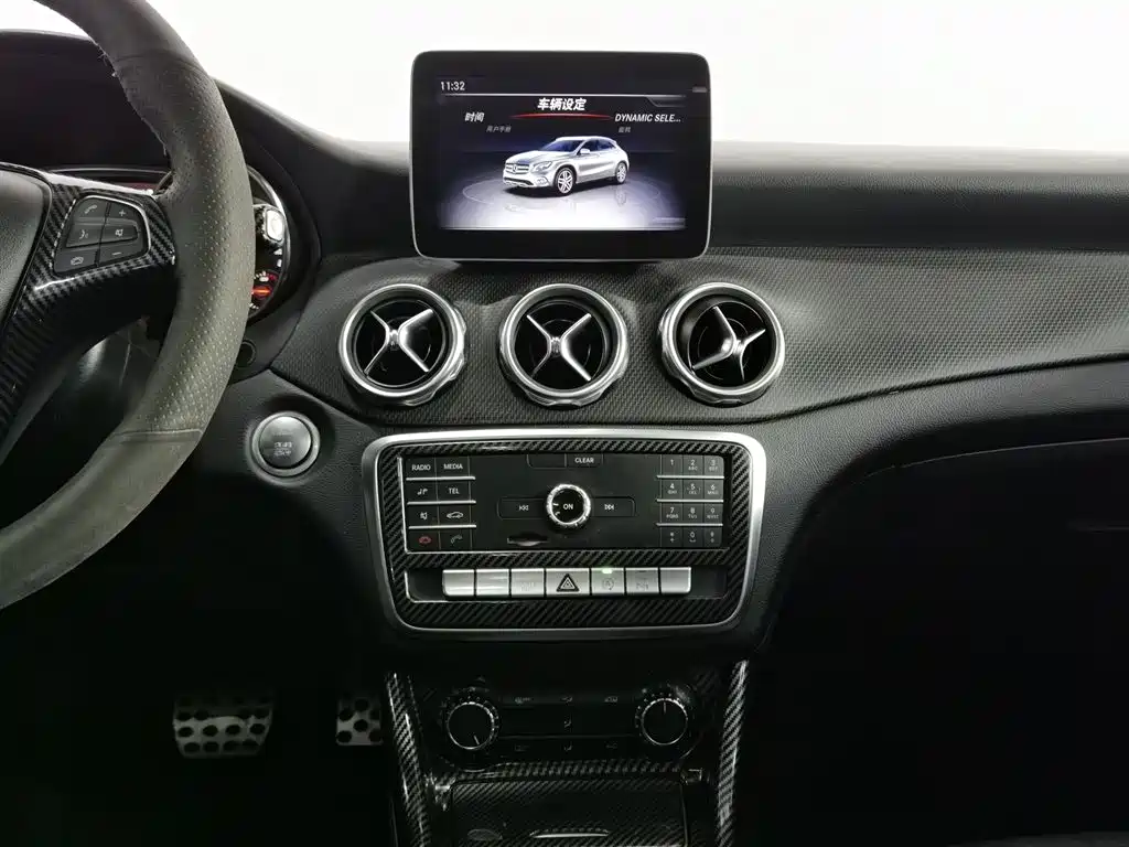 Mercedes-Benz GLA 2018 GLA 200 Dynamic фото 12
