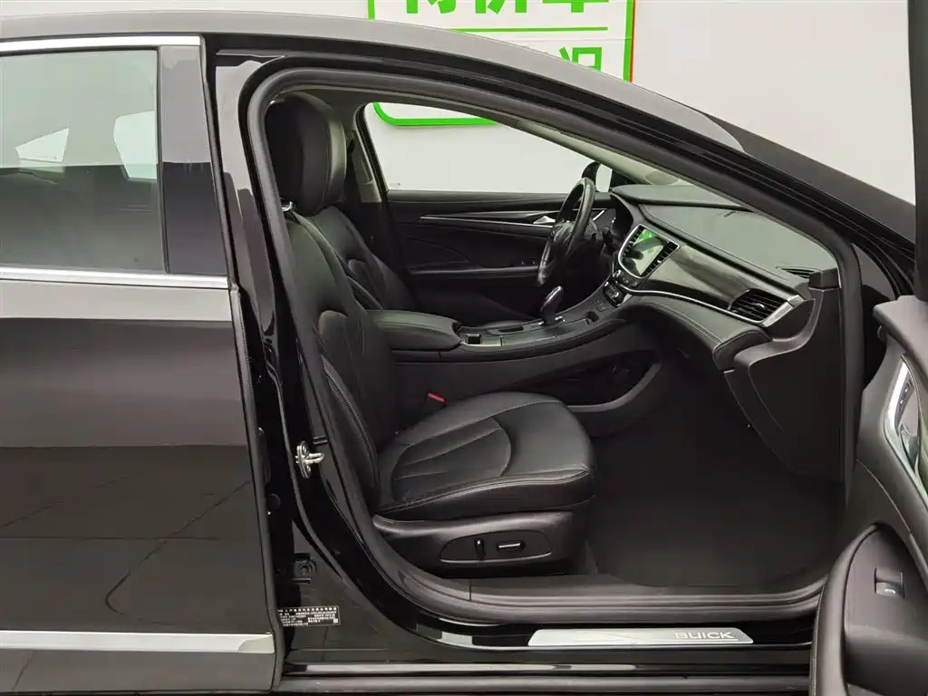 Buick LaCrosse 2019 28T Luxury Edition фото 23