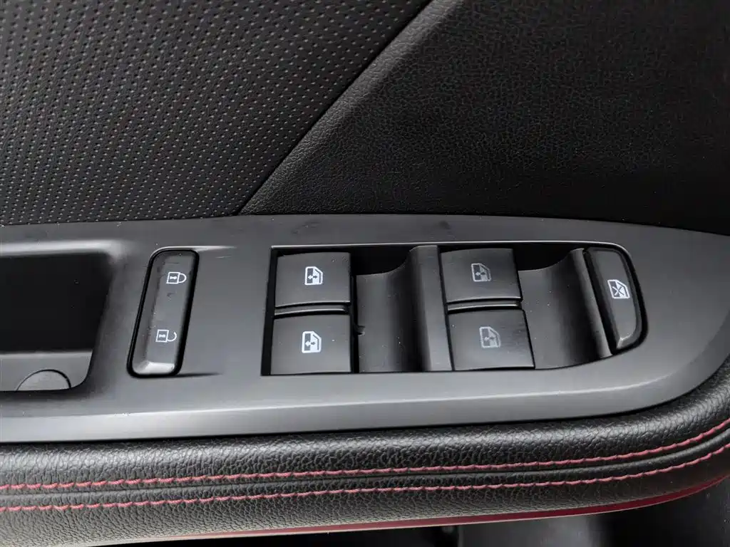 Chevrolet Monza 2020 Mild Hybrid RS 330T Automatic Smooth Edition фото 9