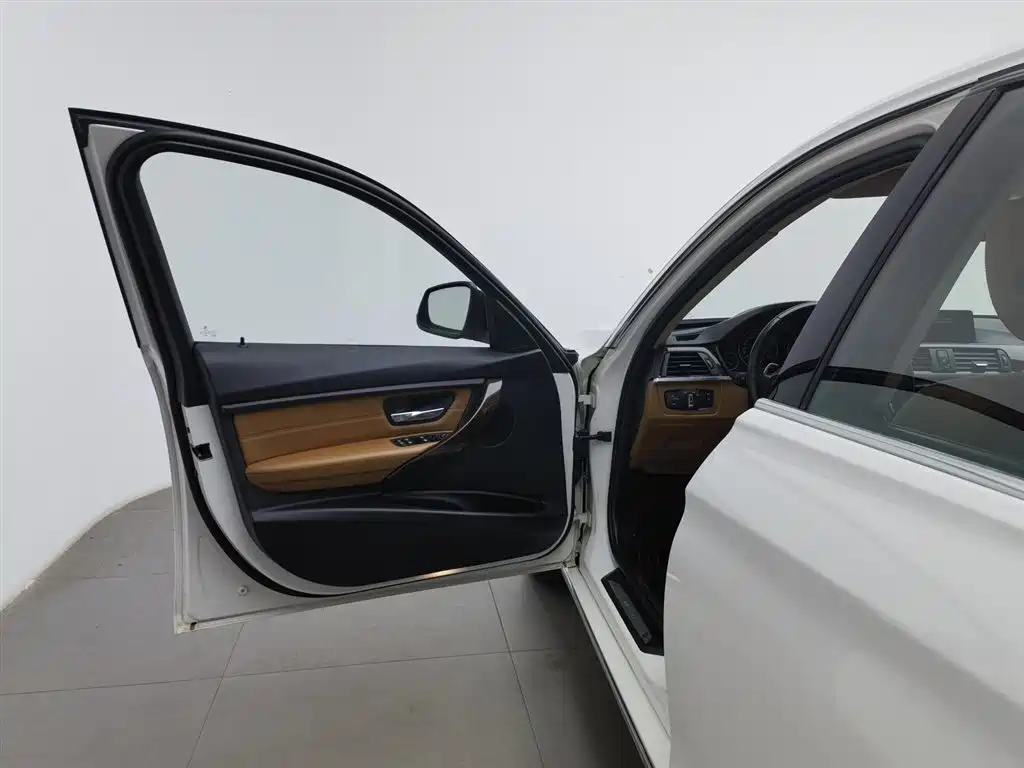 BMW 3 Series 2014 320Li Luxury Design Package фото 8