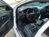 Фото 16 - Toyota Camry