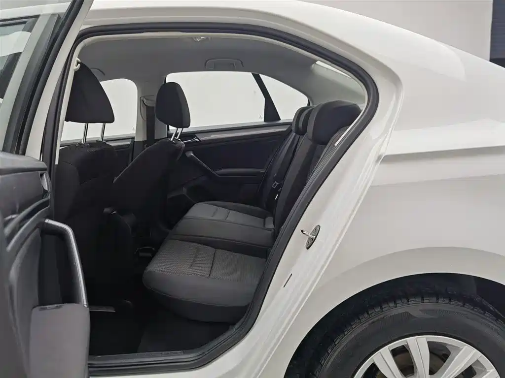 Volkswagen Bora 2018 1.5L Manual Fashion фото 15