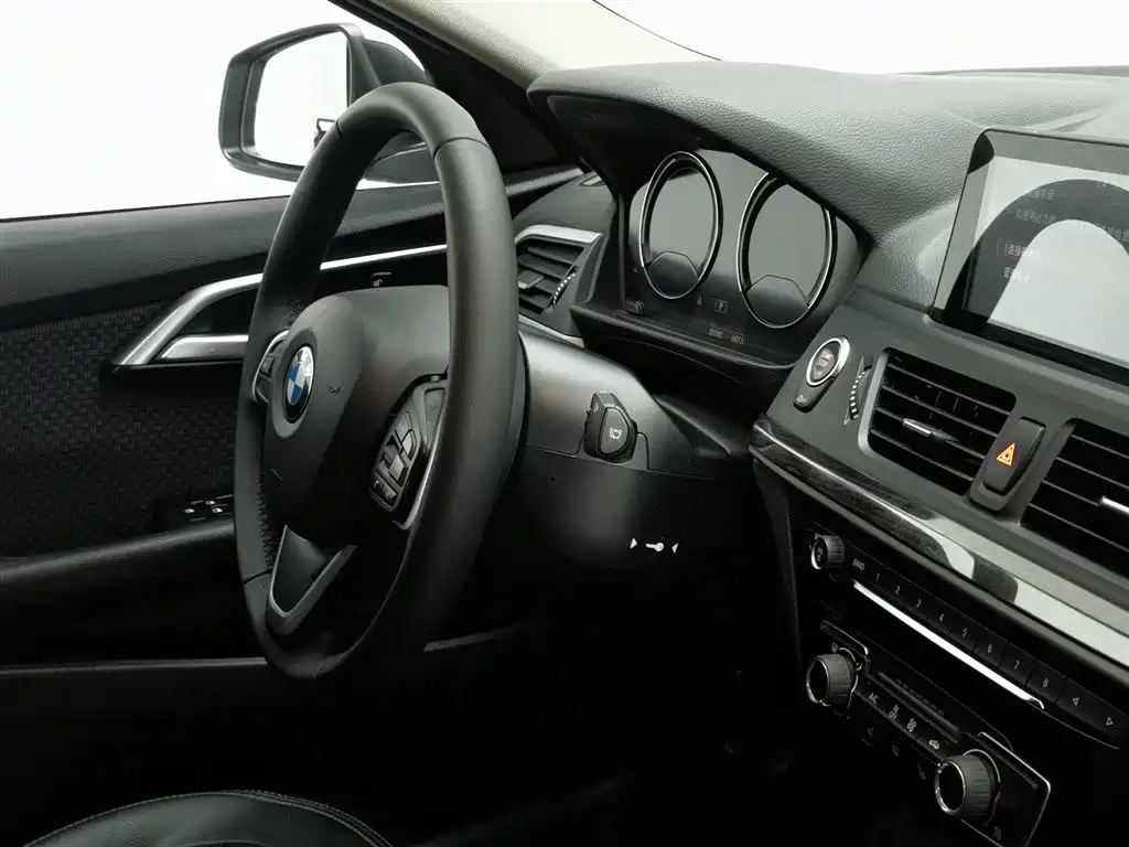 BMW 1 Series 2018 118i Fashion Edition фото 22