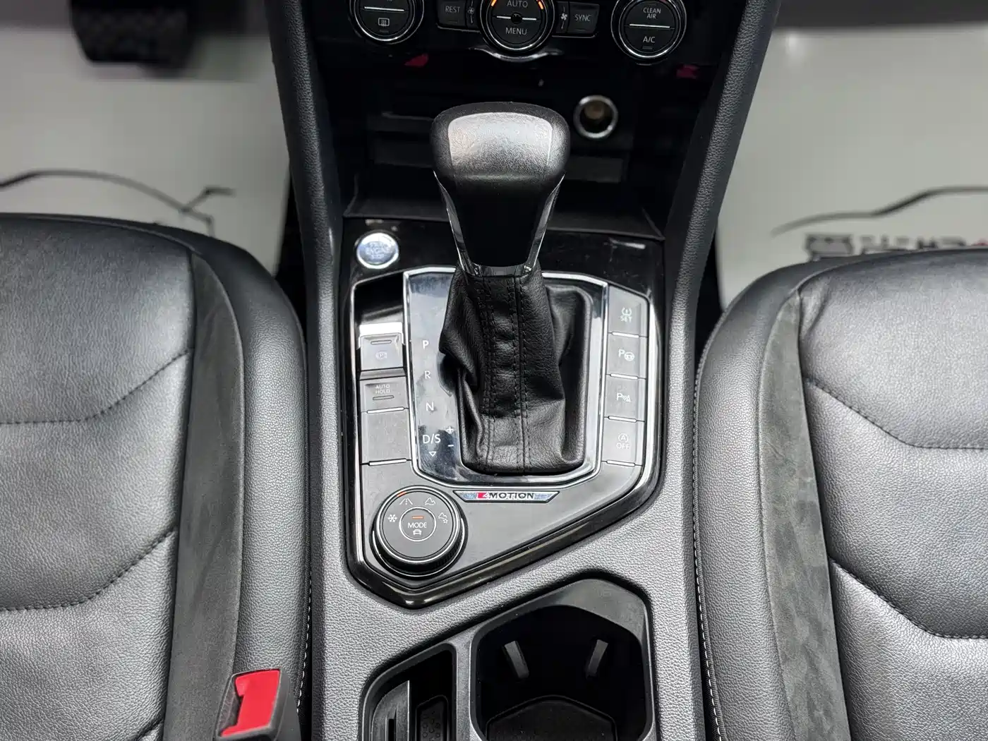 Volkswagen Tiguan L 2019 380TSI Automatic 4WD Intelligent Luxury 7-seater China VI фото 11