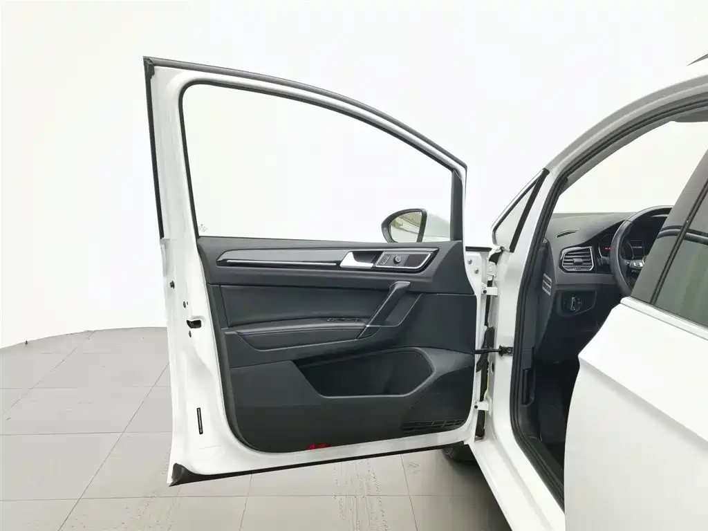 Volkswagen Golf (Import) 2015 1.4TSI Sportsvan фото 8