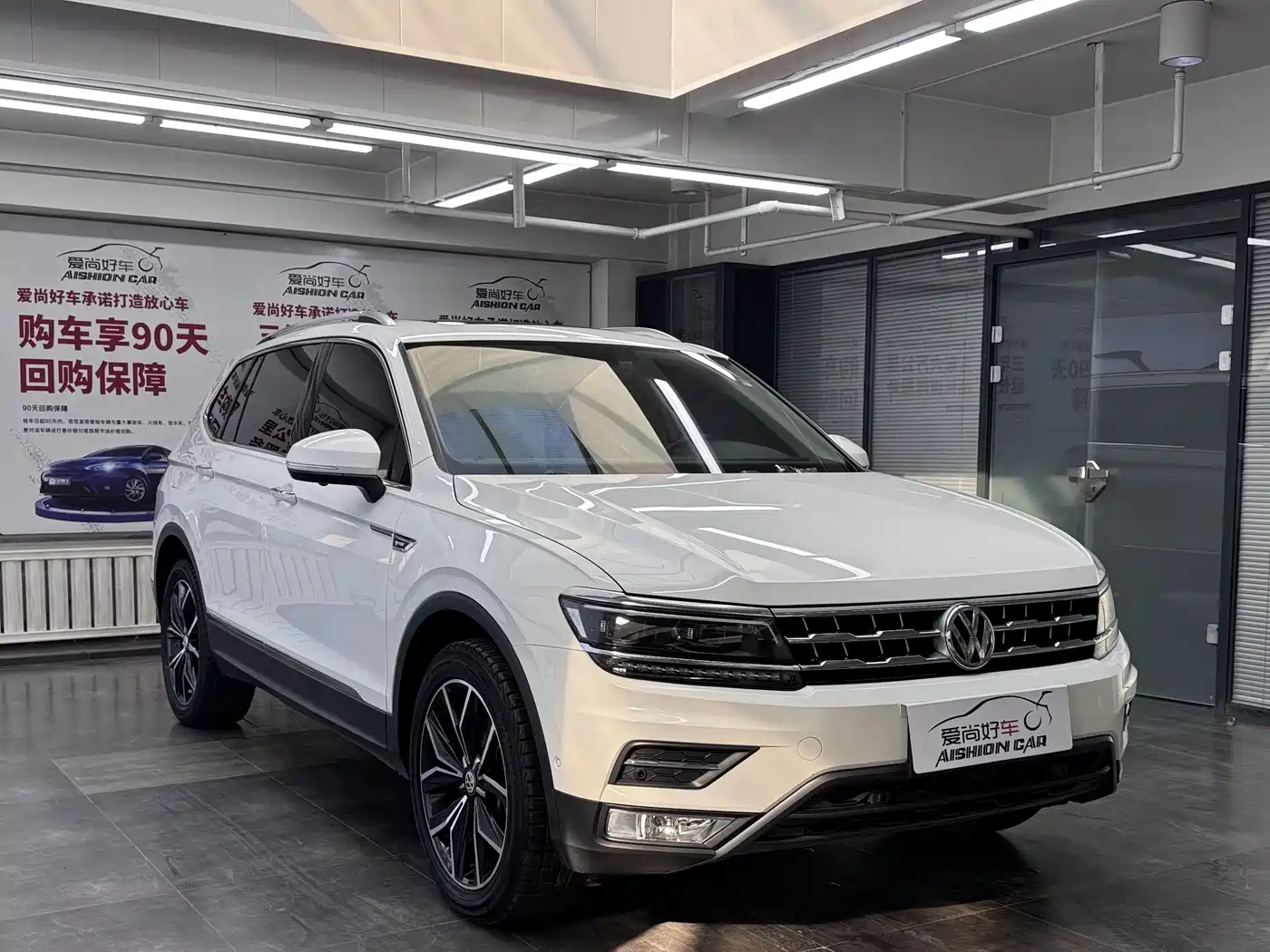 Volkswagen Tiguan L 2019 380TSI Automatic 4WD Intelligent Luxury 7-seater China VI фото 3
