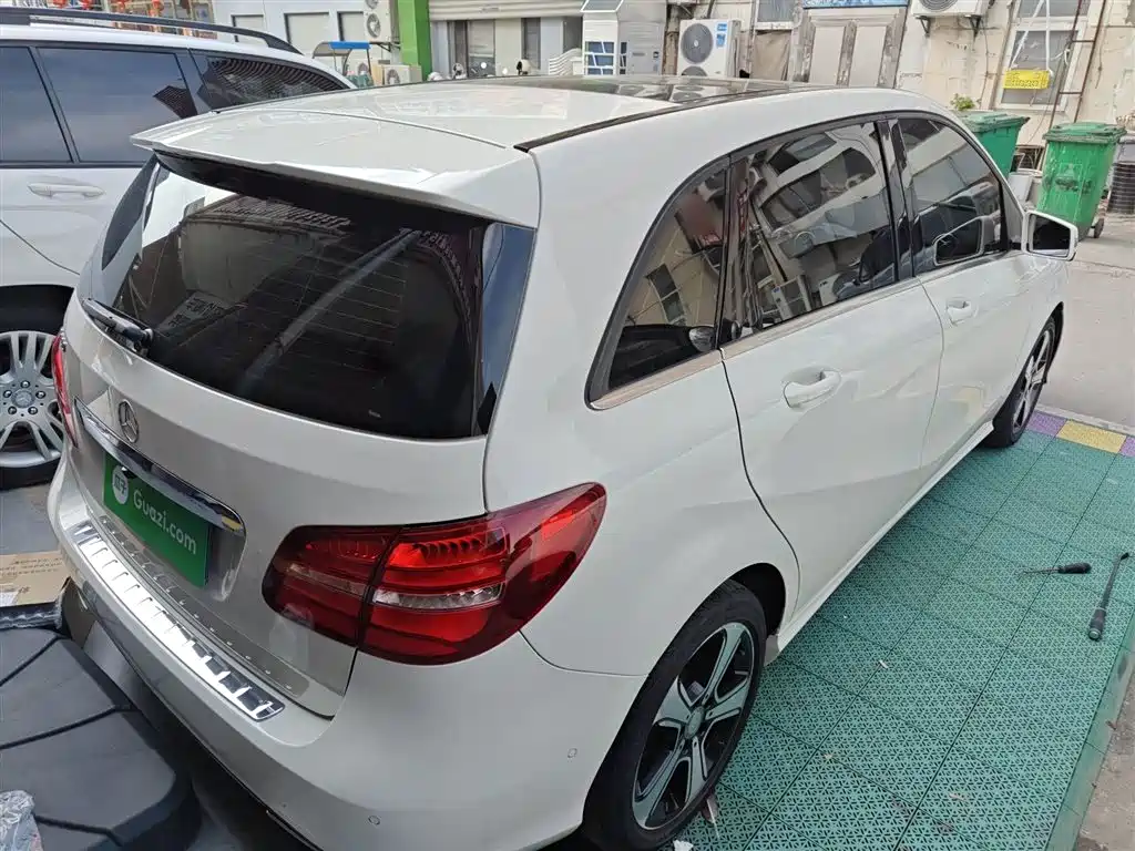 Mercedes-Benz B-Class 2016 B 200 Collector's Edition фото 7