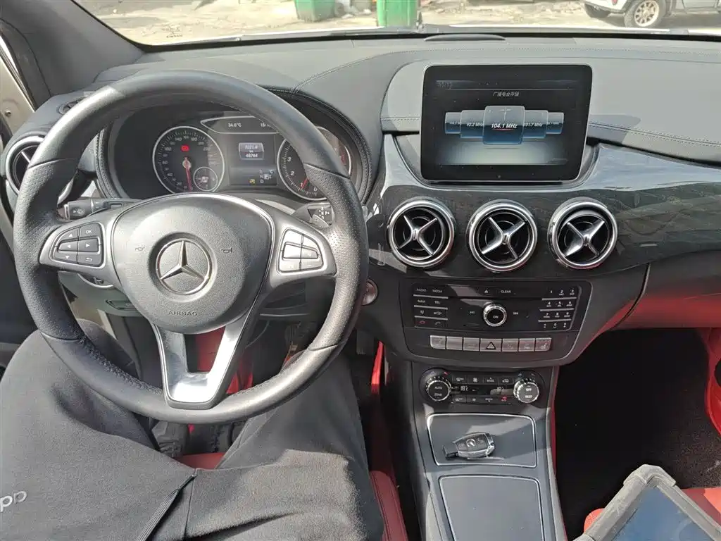 Mercedes-Benz B-Class 2016 B 200 Collector's Edition фото 10