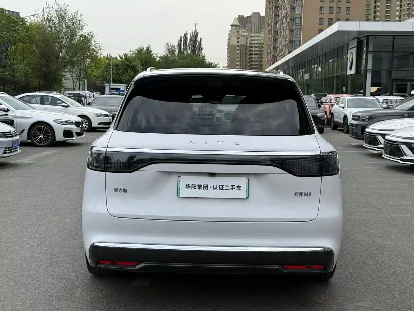 AITO Wenjie AITO M8 2025 Extended Range Ultra 53.4kWh 6-Seater фото 16