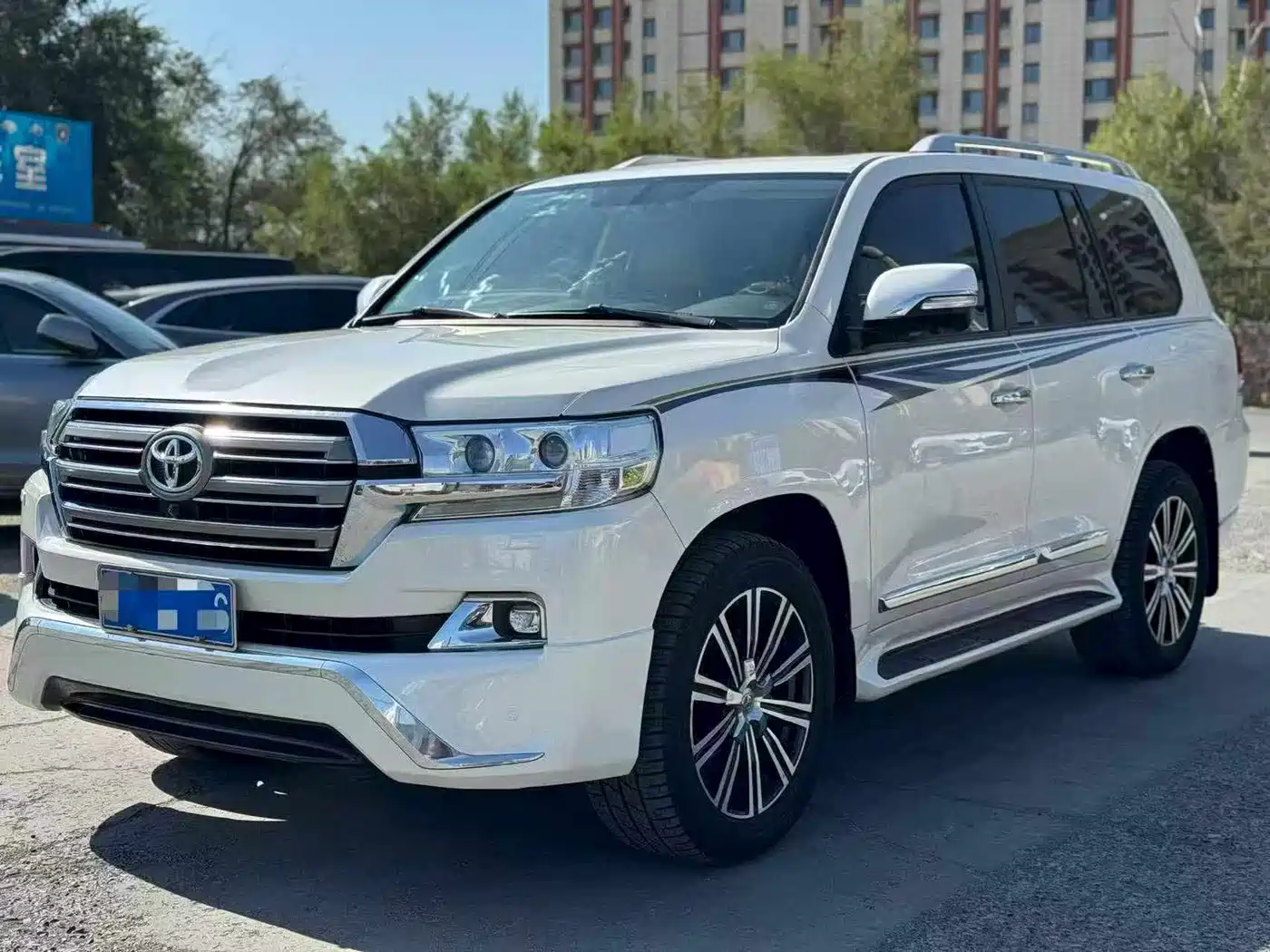 2018 Toyota Land Cruiser (Import)
