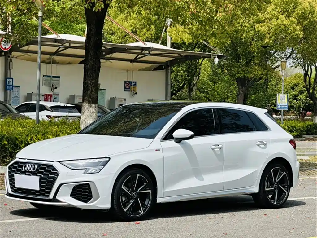 Audi A3 2024 Model Sportback 35 TFSI Fashion Sport фото 2