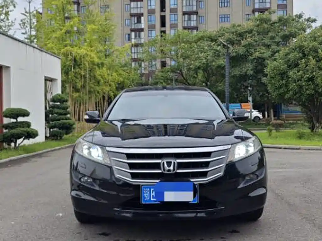 Фото 2 - Honda Crosstour