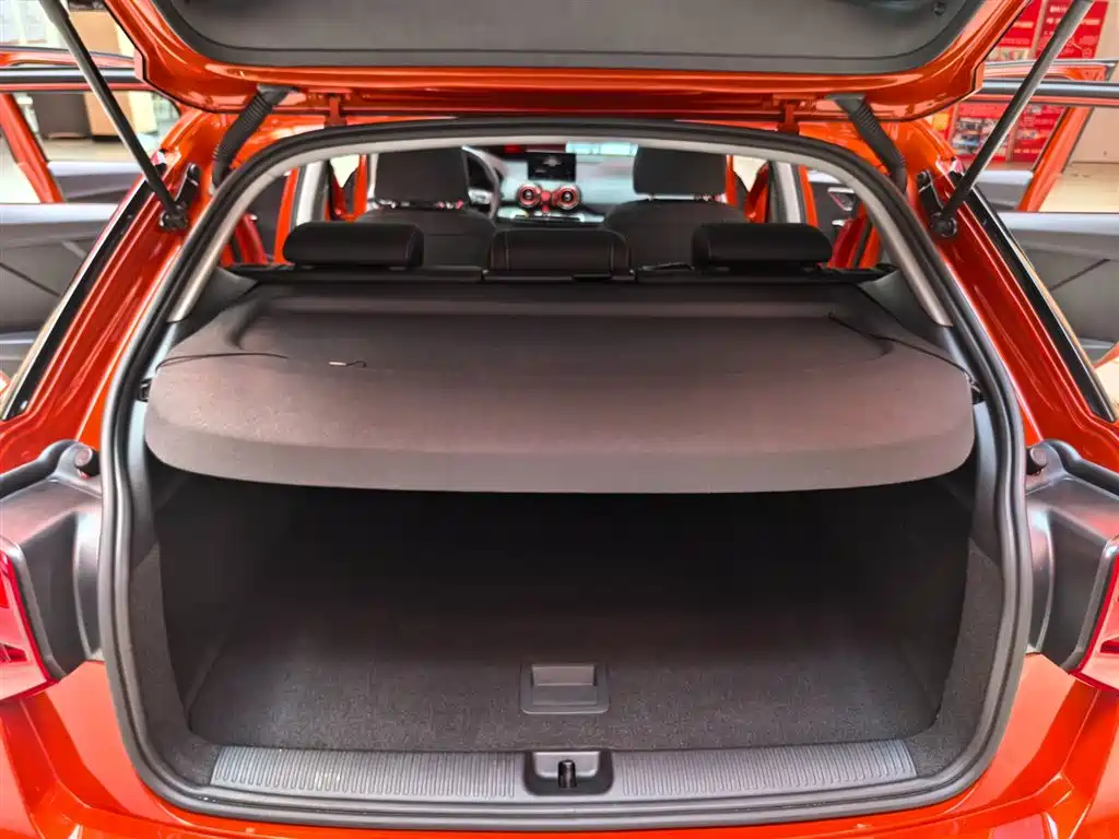 Audi Q2L 2018 35 TFSI Launch Exclusive Edition China VI фото 18