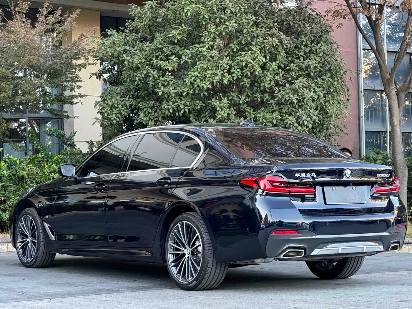 BMW 5 Series 2021 530Li Leading M Sport Package фото 7