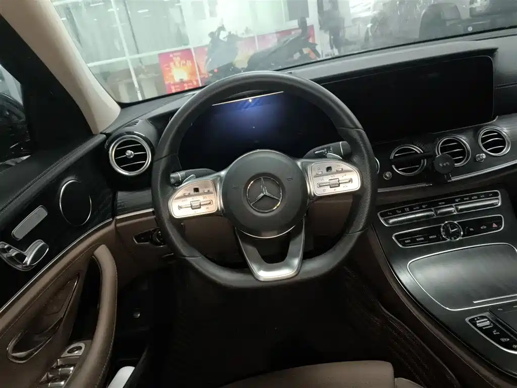 Mercedes-Benz E-Class 2019 E 200 L Sport фото 11
