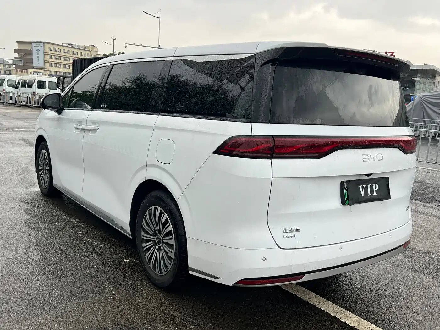 BYD M9 2025 2025 Model 1060 Pilot Edition